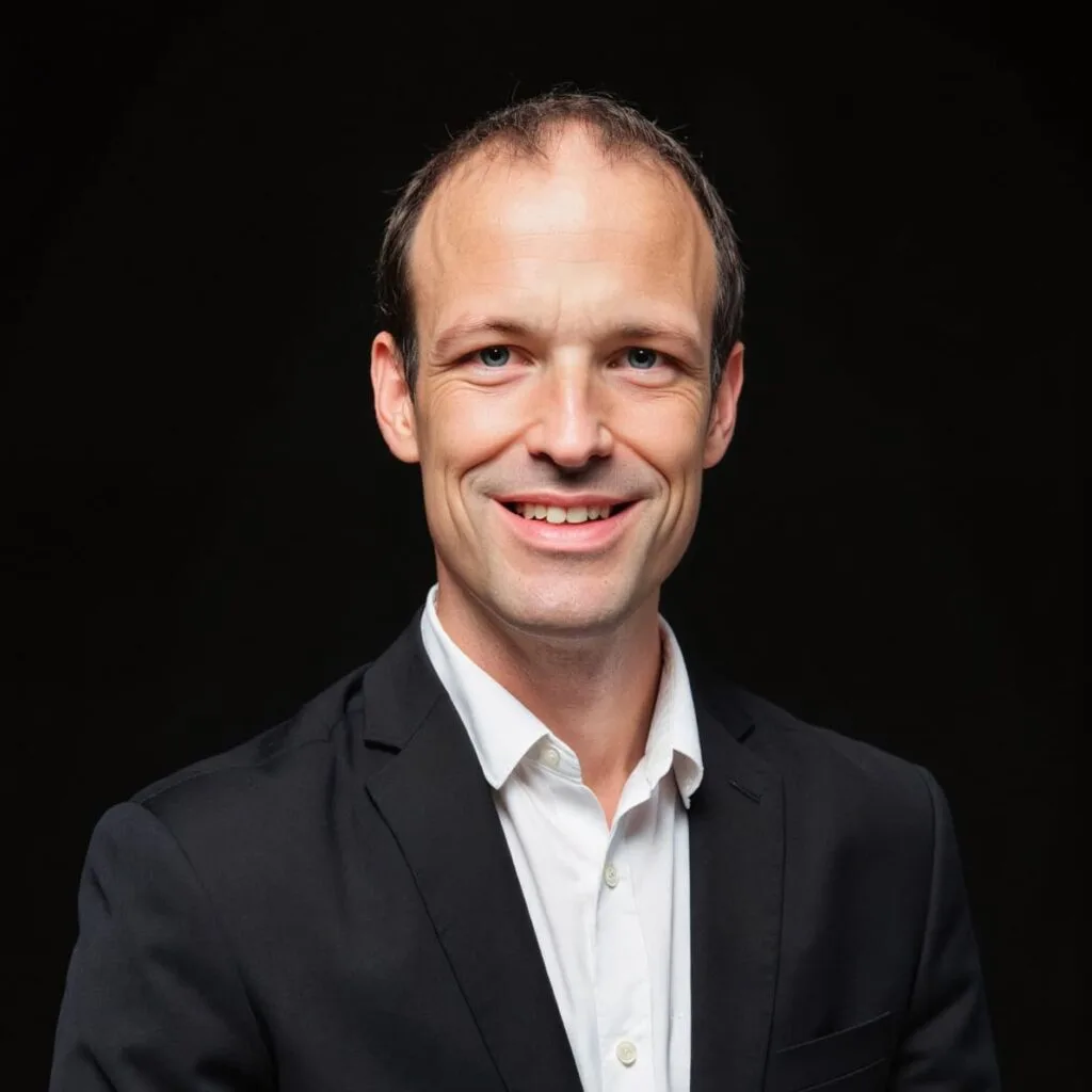 Dr. Duncan Scorgie 牙醫