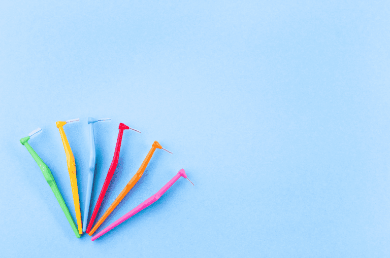 Interdental Brush Guide 牙縫刷使用指南